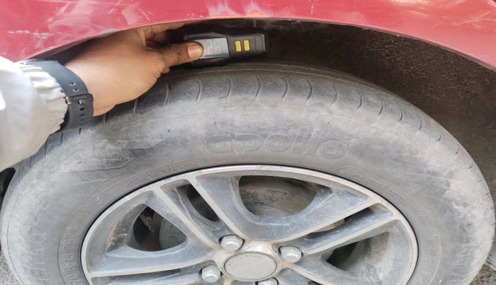 2011 Hyundai Accent GLE, Petrol, Manual, 2,05,882 km, tyre