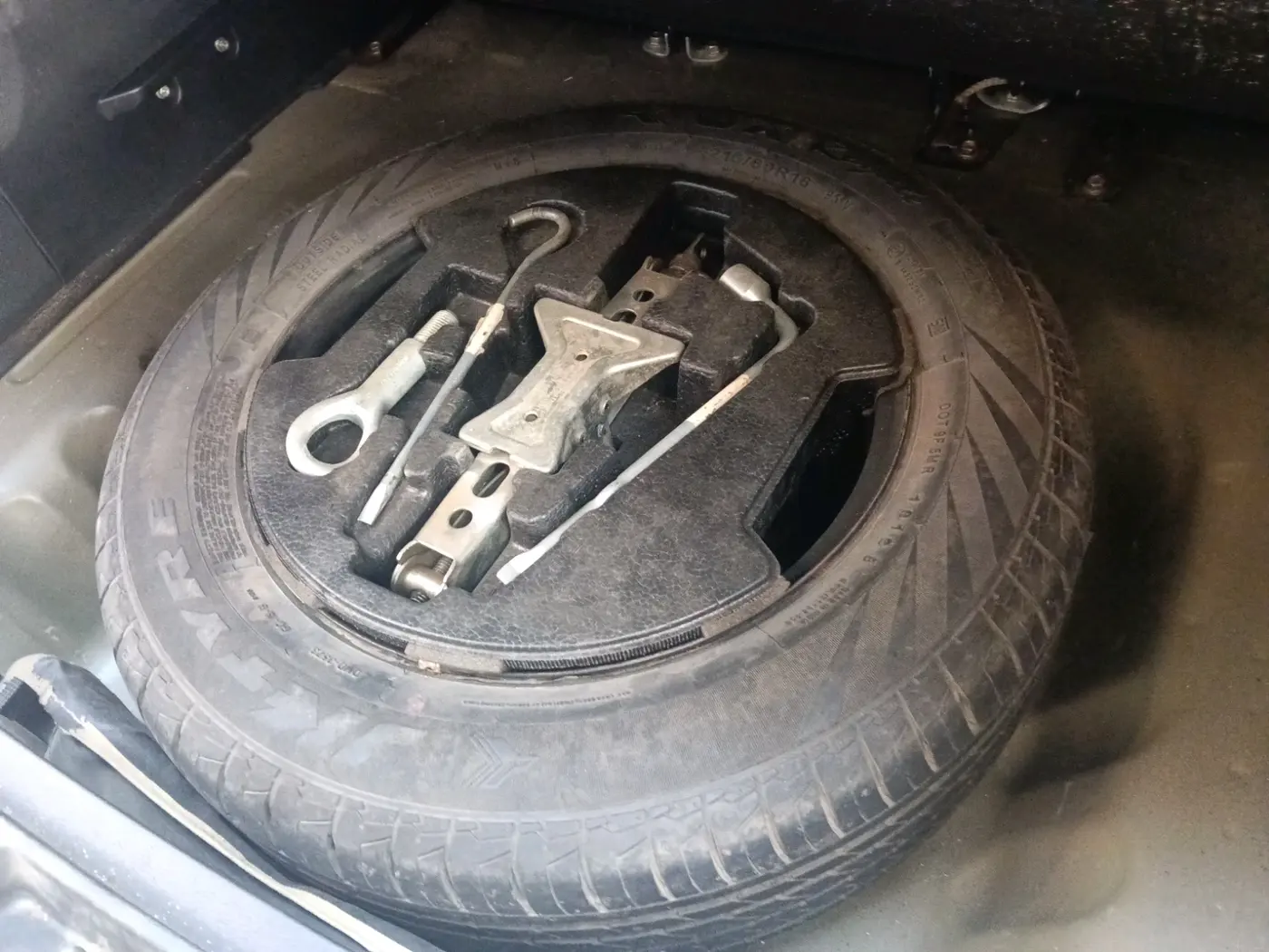 2018 Maruti S Cross ZETA 1.3, Diesel, Manual, 1,02,347 km, tyre