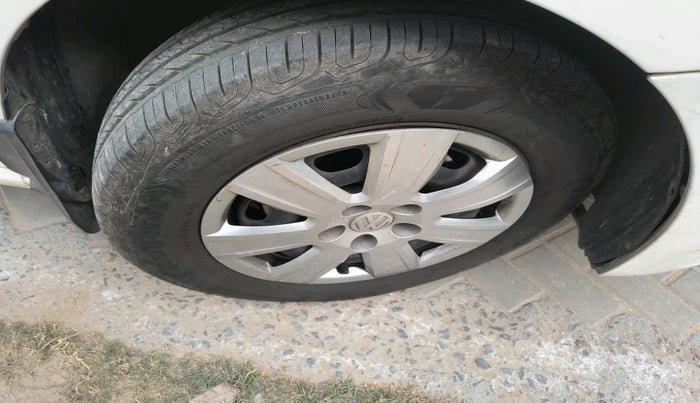 2011 Volkswagen Polo COMFORTLINE 1.2L PETROL, Petrol, Manual, 75,653 km, tyre