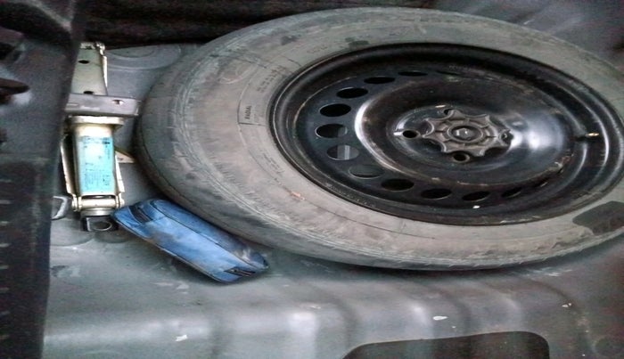 2017 Hyundai Grand i10 MAGNA 1.2 KAPPA VTVT, Petrol, Manual, 1,19,065 km, tyre