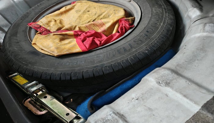 2013 Hyundai i20 MAGNA (O) 1.4 CRDI, Diesel, Manual, 1,53,329 km, tyre