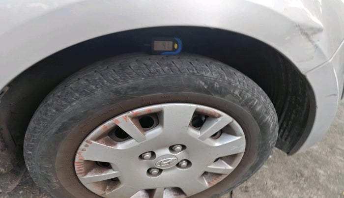 2013 Hyundai i20 MAGNA (O) 1.4 CRDI, Diesel, Manual, 1,53,329 km, tyre