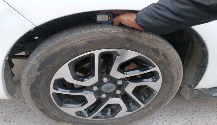 2018 Toyota Innova Crysta 2.4 G 7 STR, Diesel, Manual, 70,031 km, tyre