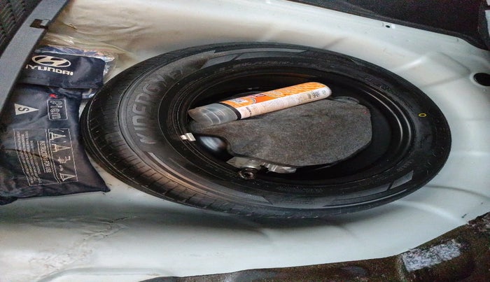 2018 Hyundai Verna 1.4 EX PETROL, Petrol, Manual, 49,640 km, tyre