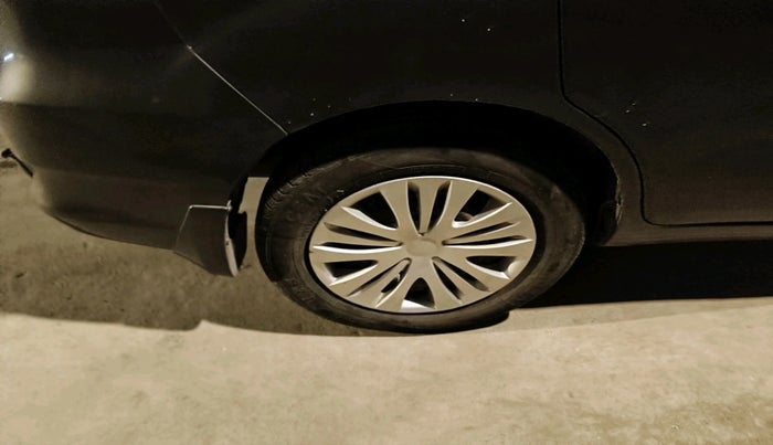 2016 Maruti Ertiga VXI CNG, Petrol, Manual, 78,611 km, tyre