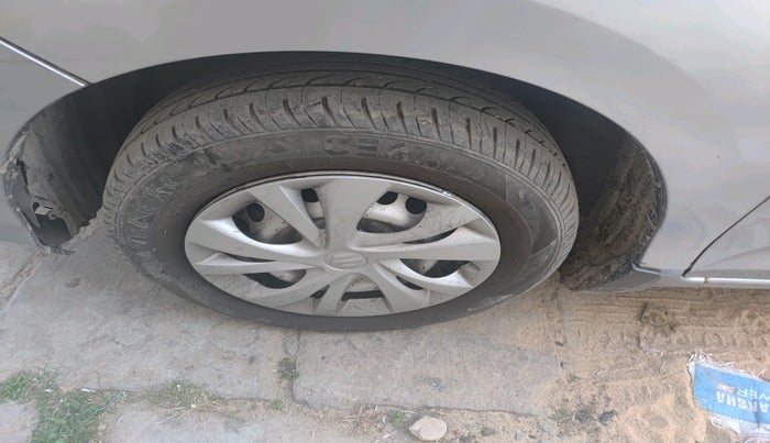 2019 Honda Amaze 1.5L I-DTEC E, Diesel, Manual, 1,32,698 km, tyre