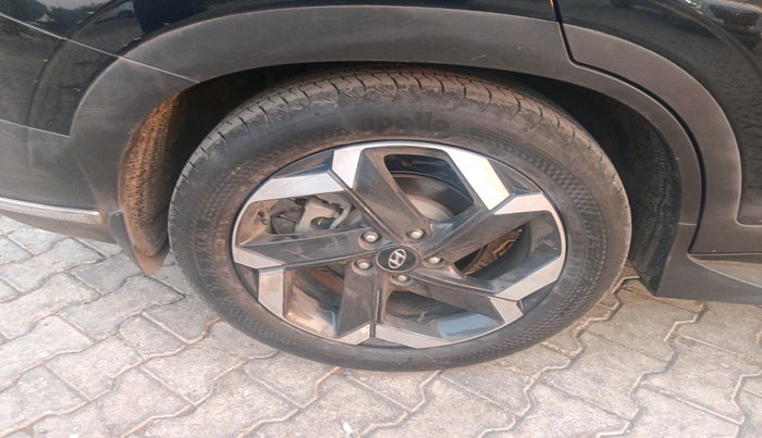 2022 Hyundai ALCAZAR 2.0 SIGNATURE (O) AT 6STR, Petrol, Automatic, 34,651 km, tyre