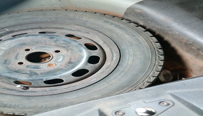 2011 Ford Figo EXI 1.2 PETROL, Petrol, Manual, 84,704 km, tyre