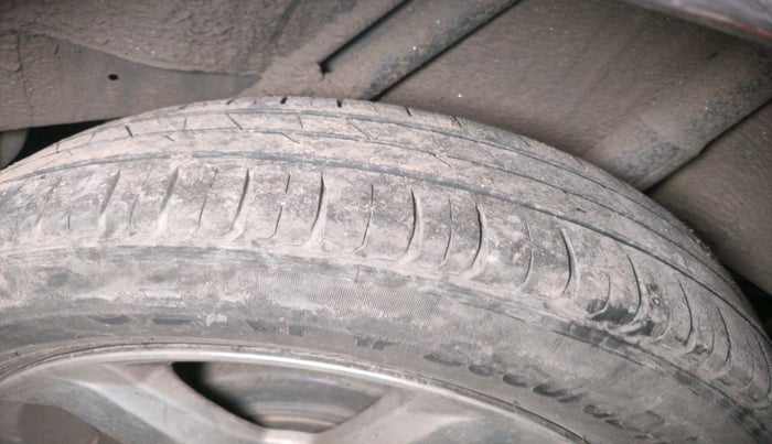 2011 Honda City 1.5L I-VTEC V MT, Petrol, Manual, 1,47,349 km, tyre