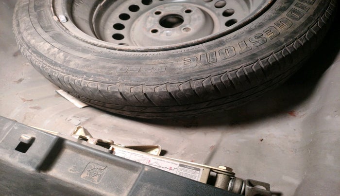 2011 Honda City 1.5L I-VTEC V MT, Petrol, Manual, 1,47,349 km, tyre