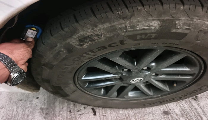 2015 Toyota Fortuner 3.0 4X4 MT, Diesel, Manual, 2,85,775 km, tyre