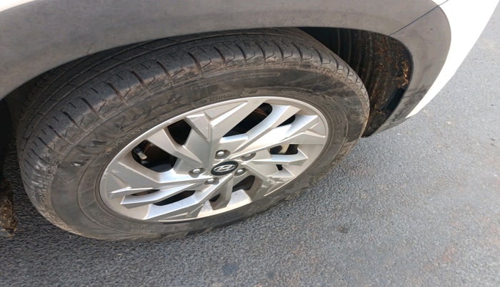 2021 Hyundai Creta SX AT 1.5 DIESEL, Diesel, Automatic, 1,00,956 km, tyre