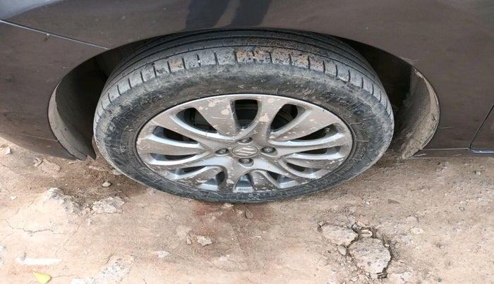 2017 Maruti Baleno ZETA PETROL 1.2, Petrol, Manual, 1,11,793 km, tyre