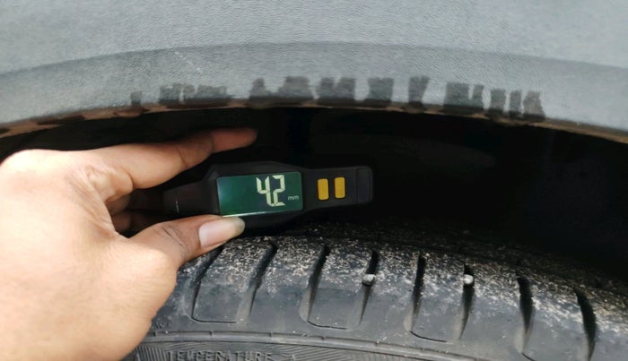 2015 Hyundai Creta SX PLUS AT 1.6 DIESEL, Diesel, Automatic, 1,28,633 km, tyre