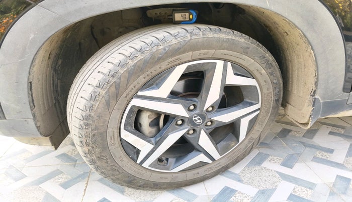 2021 Hyundai ALCAZAR PRESTIGE 2.0 MT 7STR, Petrol, Manual, 8,167 km, tyre