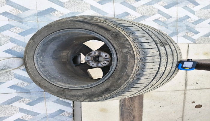 2021 Hyundai ALCAZAR PRESTIGE 2.0 MT 7STR, Petrol, Manual, 8,167 km, tyre