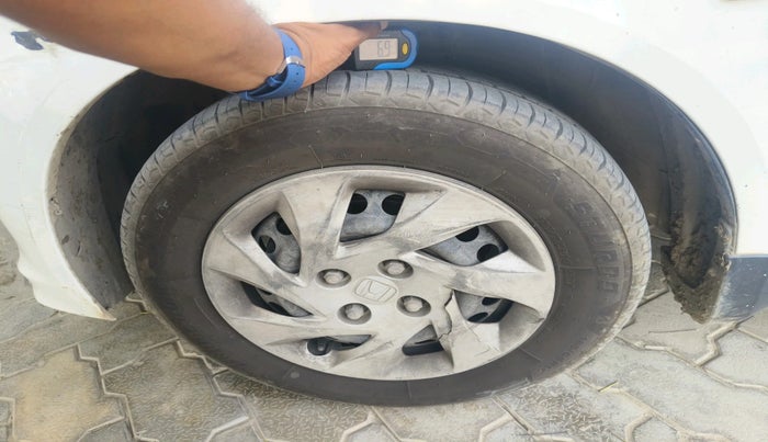 2015 Honda Amaze 1.5L I-DTEC S, Diesel, Manual, 1,55,703 km, tyre