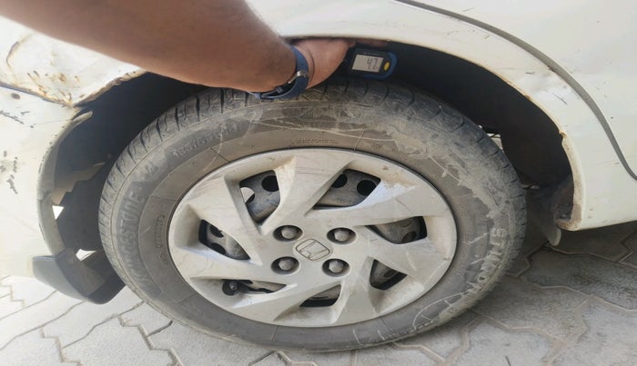 2015 Honda Amaze 1.5L I-DTEC S, Diesel, Manual, 1,55,703 km, tyre