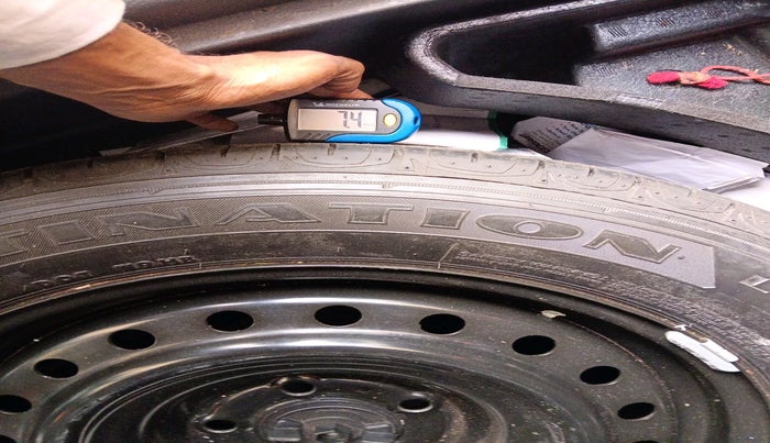 2017 Jeep Compass LIMITED 2.0 DIESEL, Diesel, Manual, 1,48,163 km, tyre