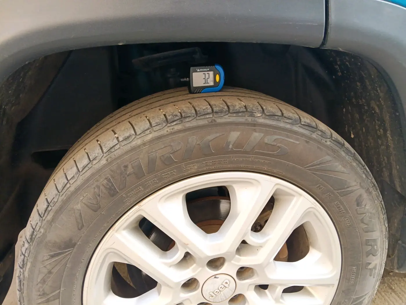 2017 Jeep Compass LIMITED 2.0 DIESEL, Diesel, Manual, 1,48,163 km, tyre