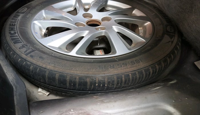 2014 Maruti Swift ZDI, Diesel, Manual, 1,24,976 km, tyre