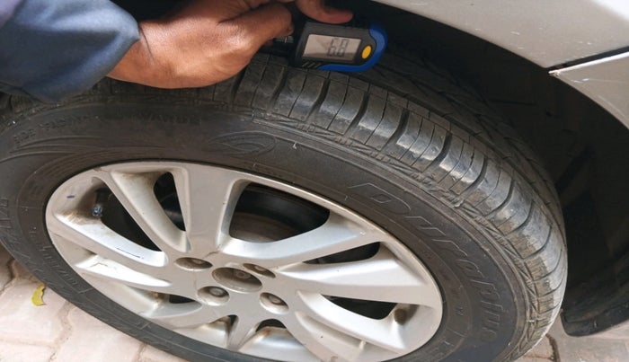 2014 Maruti Swift ZDI, Diesel, Manual, 1,24,976 km, tyre