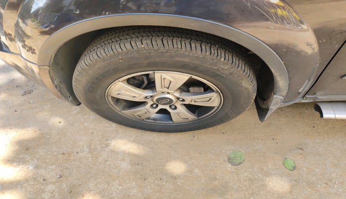 2012 Mahindra XUV500 W8, Diesel, Manual, 1,98,105 km, tyre