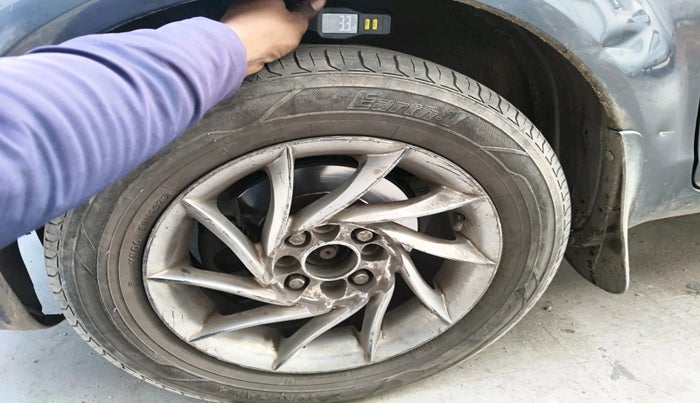 2011 Ford Fiesta Classic CLXI 1.4 DIESEL, Diesel, Manual, 1,83,695 km, tyre