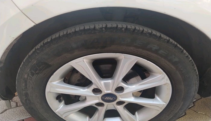 2018 Ford Ecosport TITANIUM 1.5L DIESEL, Diesel, Manual, 2,11,083 km, tyre