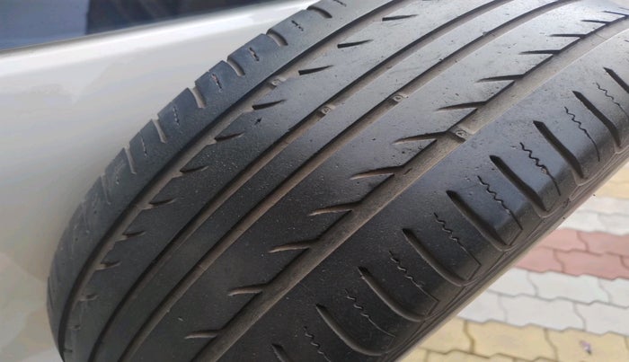 2018 Ford Ecosport TITANIUM 1.5L DIESEL, Diesel, Manual, 2,11,083 km, tyre