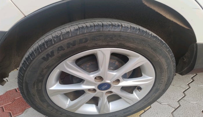 2018 Ford Ecosport TITANIUM 1.5L DIESEL, Diesel, Manual, 2,11,083 km, tyre