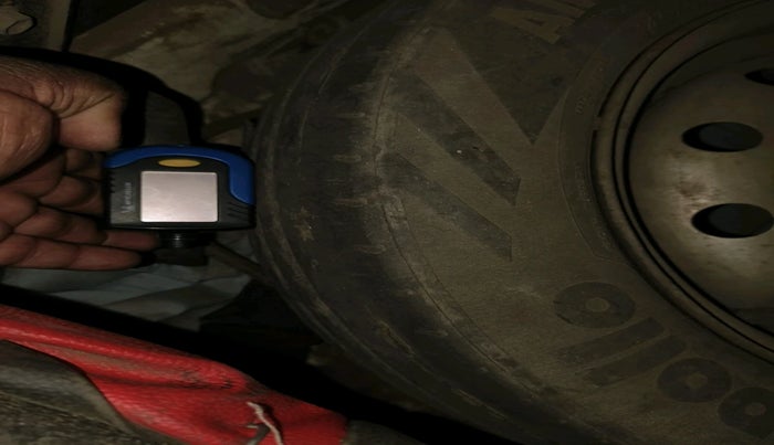 2012 Maruti Wagon R 1.0 LXI CNG, Petrol, Manual, 1,01,000 km, tyre