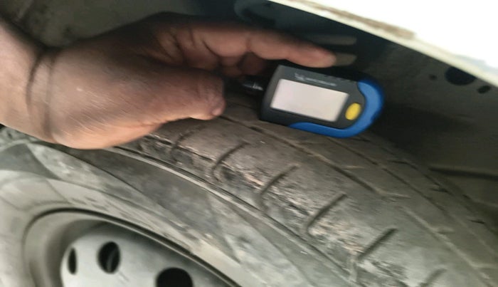 2012 Maruti Wagon R 1.0 LXI CNG, Petrol, Manual, 1,01,000 km, tyre