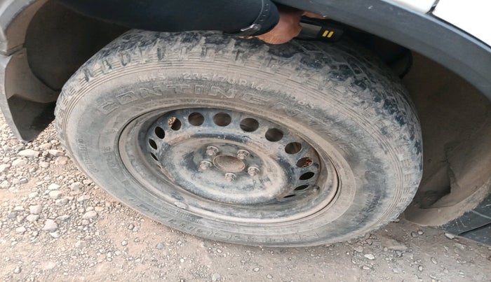 2020 Tata Harrier XM 2.0L KRYOTEC, Diesel, Manual, 1,04,584 km, tyre