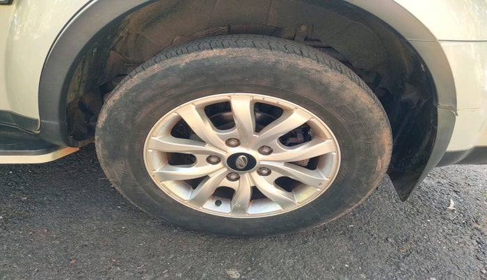 2015 Mahindra XUV500 W10, Diesel, Manual, 88,000 km, tyre