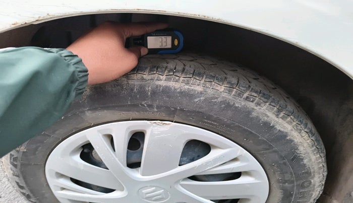 2017 Maruti Swift VXI, Petrol, Manual, 42,233 km, tyre