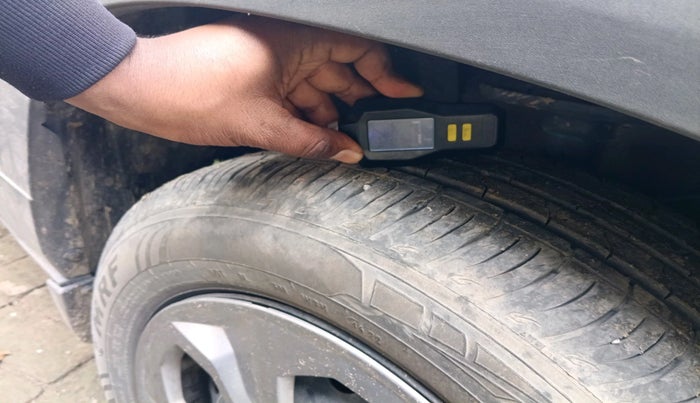 2022 Maruti BREZZA LXI SMART HYBRID, Petrol, Manual, 21,233 km, tyre