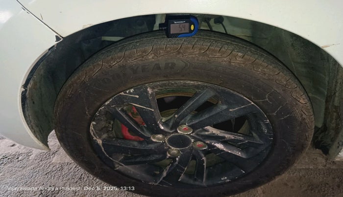 2016 Honda Jazz 1.2L I-VTEC V, Petrol, Manual, 1,16,621 km, tyre