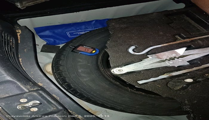 2016 Honda Jazz 1.2L I-VTEC V, Petrol, Manual, 1,16,621 km, tyre