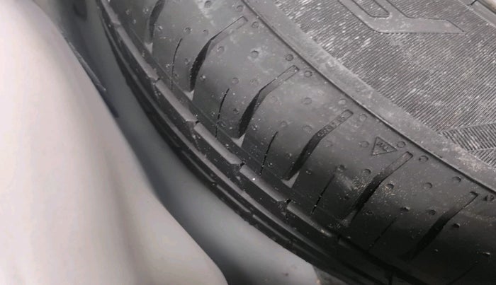 2022 Skoda KUSHAQ AMBITION 1.0L TSI MT, Petrol, Manual, 38,305 km, tyre