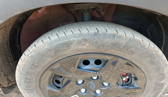 2023 Hyundai VENUE SX Knight Dual Tone, Petrol, Manual, 10,055 km, tyre