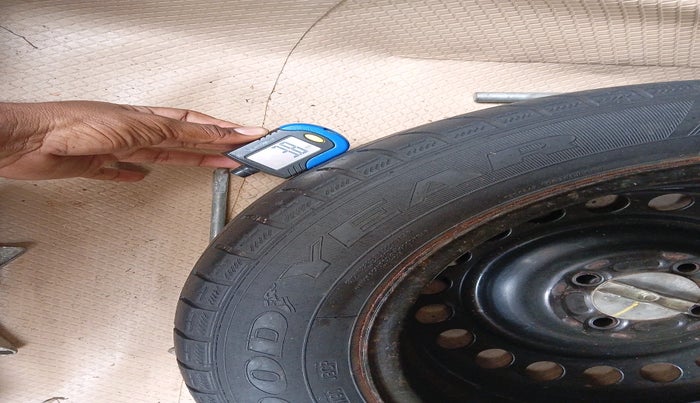 2015 Honda City 1.5L I-DTEC SV, Diesel, Manual, 92,078 km, tyre