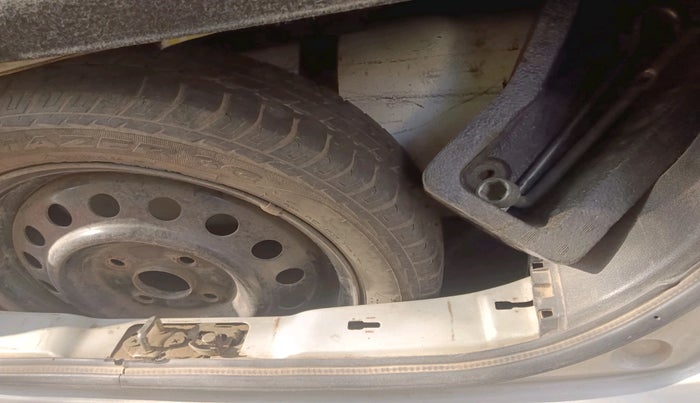 2017 Maruti Wagon R 1.0 VXI, Petrol, Manual, 47,942 km, tyre