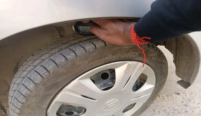 2017 Maruti Wagon R 1.0 VXI, Petrol, Manual, 47,942 km, tyre