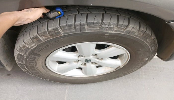 2010 Toyota Fortuner 3.0 4X4 MT, Diesel, Manual, 1,60,862 km, tyre