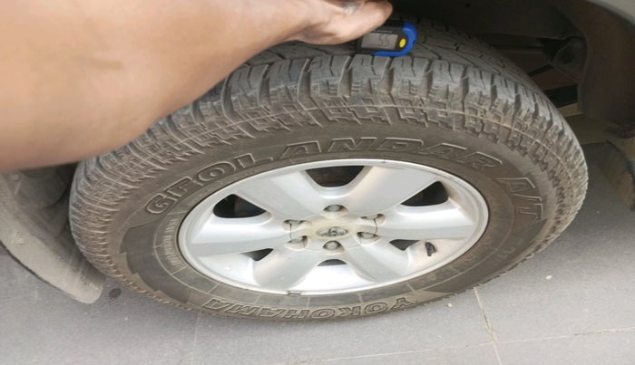 2010 Toyota Fortuner 3.0 4X4 MT, Diesel, Manual, 1,60,862 km, tyre