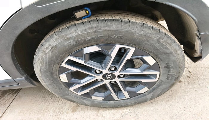 2024 Hyundai VENUE SX 1.2 PETROL, Petrol, Manual, 6,869 km, tyre