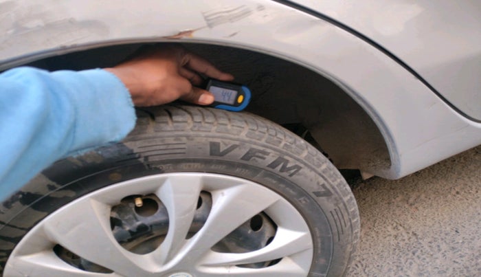 2011 Toyota Etios G, Petrol, Manual, 63,392 km, tyre