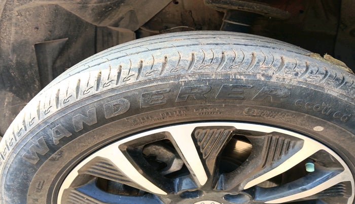 2021 Maruti Vitara Brezza VXI, Petrol, Manual, 41,721 km, tyre