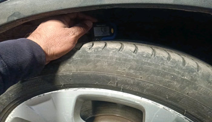 2013 BMW X1 SDRIVE20D EXPEDITION, Diesel, Automatic, 1,29,878 km, tyre